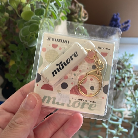 SUZUKI mini harmonica minore 5 hole 10 sound MHK-5W White NEW from Japan - Picture 1 of 3